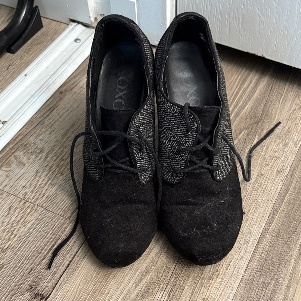Oxo Black and Gray Women's Heels